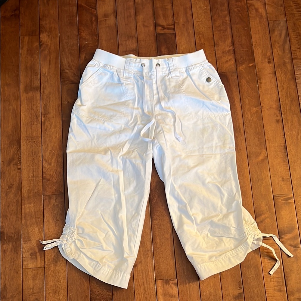 Karen Scott White Capri Pants with Drawstring Detail